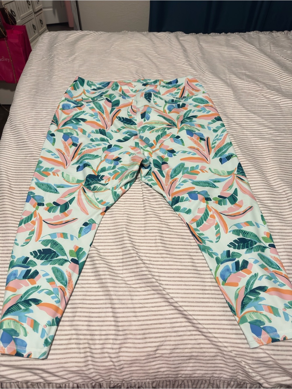 Old Navy Tropical Leaf Print Leggings in White, Green, Pink, Blue